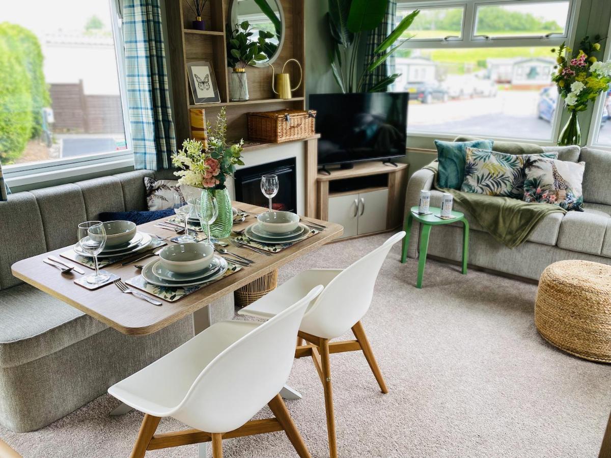 The Sanctuary Holiday Home - Escape The Ordinary Knaresborough Exterior foto