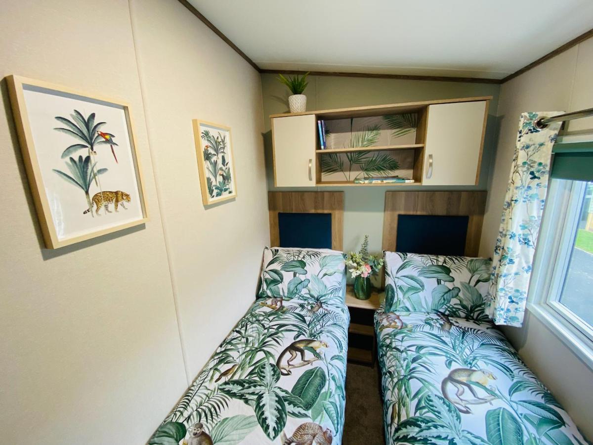 The Sanctuary Holiday Home - Escape The Ordinary Knaresborough Exterior foto