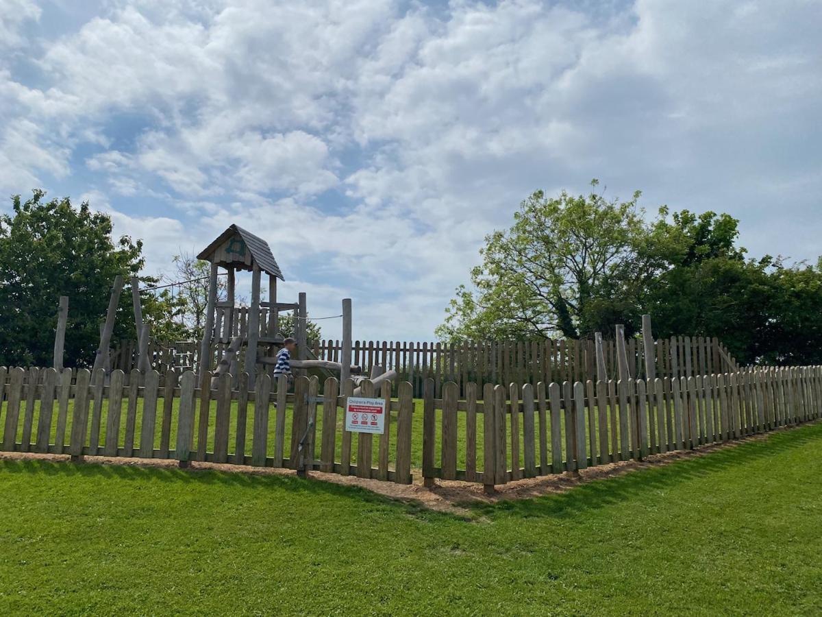 The Sanctuary Holiday Home - Escape The Ordinary Knaresborough Exterior foto